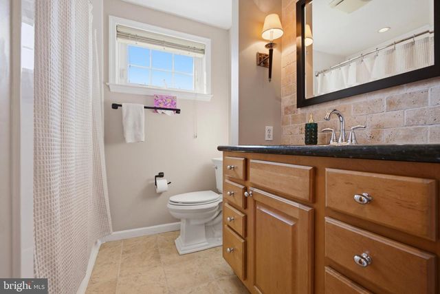 637 SCHOOL LINE DR, King Of Prussia, PA 19406