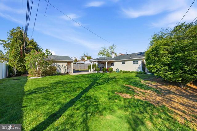 637 SCHOOL LINE DR, King Of Prussia, PA 19406