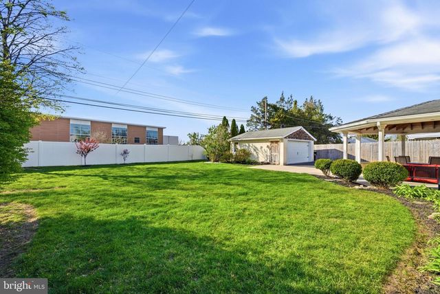 637 SCHOOL LINE DR, King Of Prussia, PA 19406