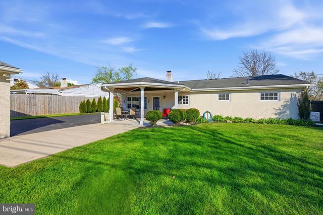 637 SCHOOL LINE DR, King Of Prussia, PA 19406