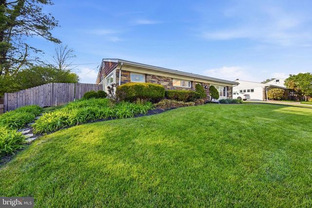 637 SCHOOL LINE DR, King Of Prussia, PA 19406