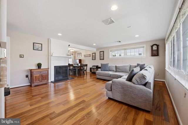 637 SCHOOL LINE DR, King Of Prussia, PA 19406