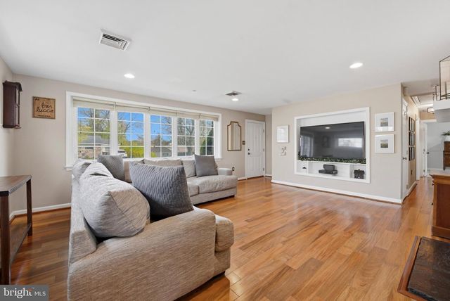 637 SCHOOL LINE DR, King Of Prussia, PA 19406