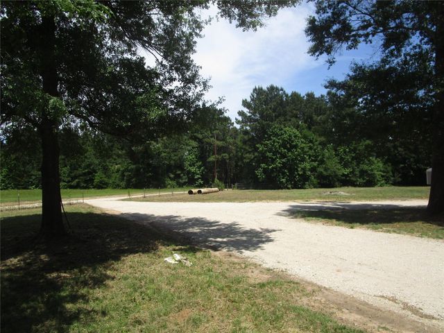 16893 Interstate 45 North N, Willis, TX 77318