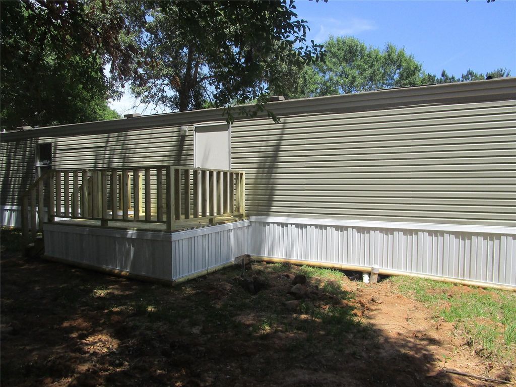 16893 Interstate 45 North N, Willis, TX 77318