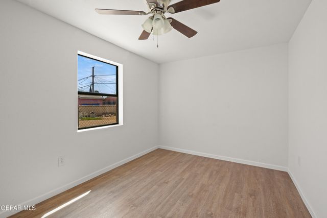236 PAPAYA Street, El Paso, TX 79915