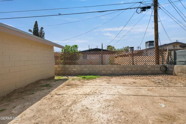236 PAPAYA Street, El Paso, TX 79915