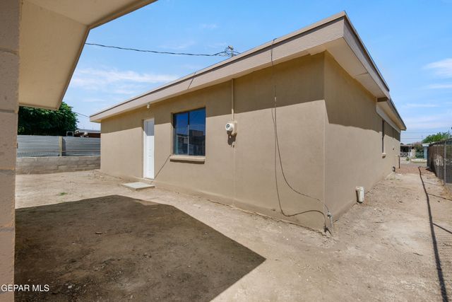 236 PAPAYA Street, El Paso, TX 79915
