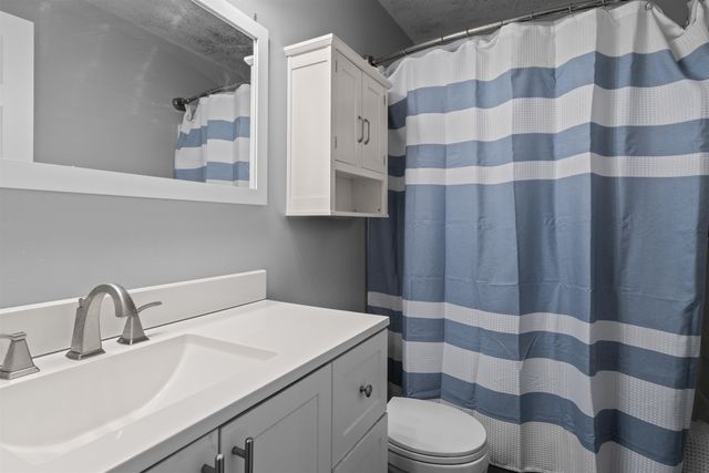 125 Main St Apt 39, Newmarket, NH 03857