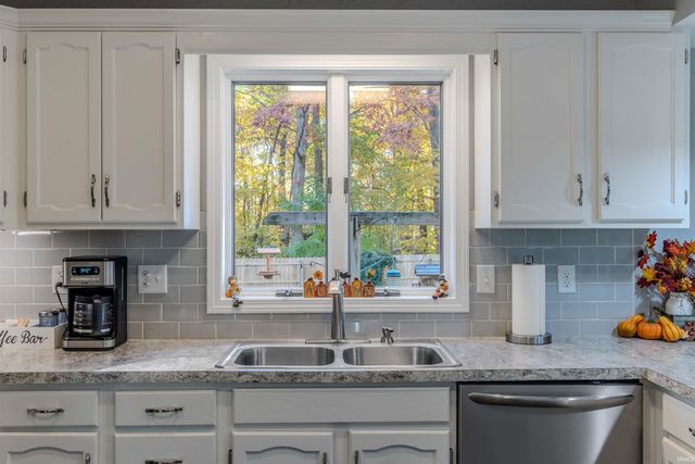 7260 W 350 N, Shipshewana, IN 46565