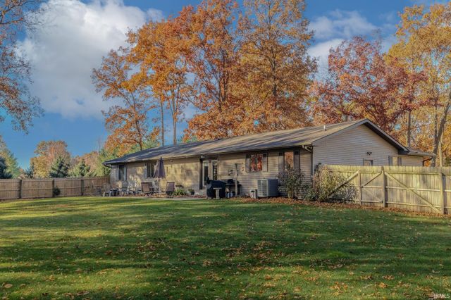 7260 W 350 N, Shipshewana, IN 46565