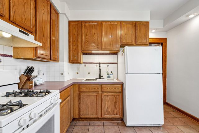 1037 Burr Street, Saint Paul, MN 55130