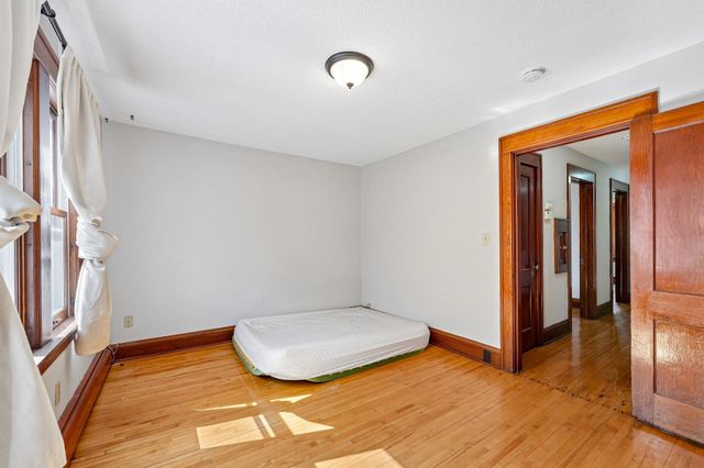 1037 Burr Street, Saint Paul, MN 55130
