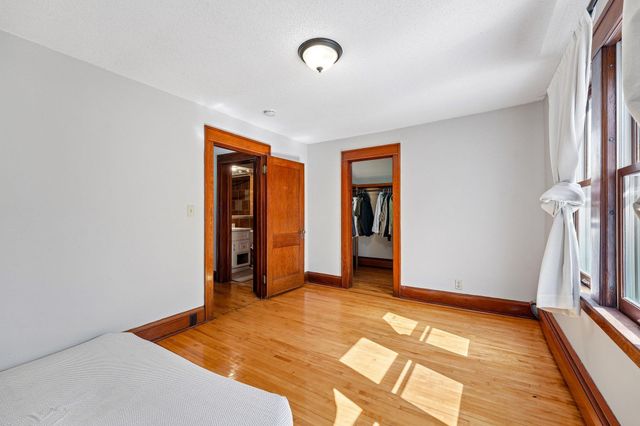 1037 Burr Street, Saint Paul, MN 55130