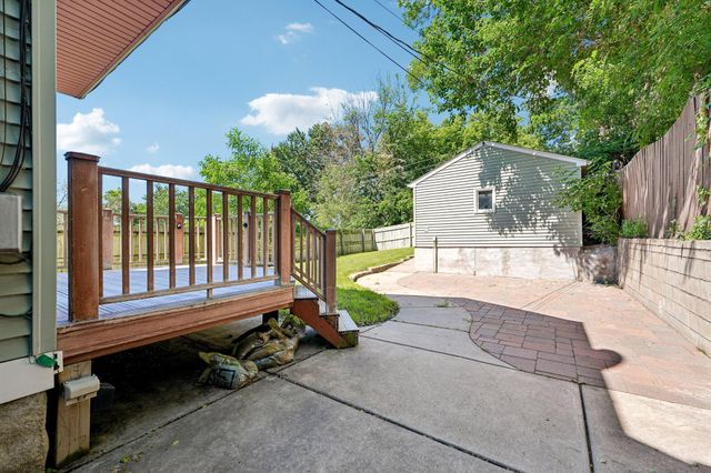 1037 Burr Street, Saint Paul, MN 55130