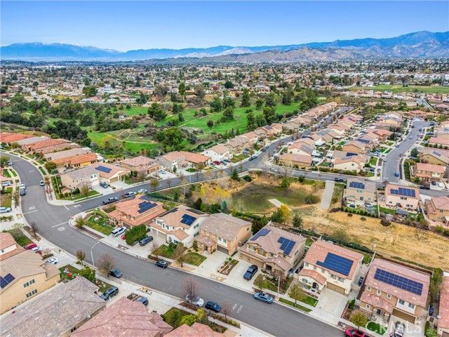 66 Country Club Drive, Calimesa, CA 92320