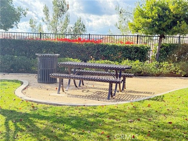 66 Country Club Drive, Calimesa, CA 92320