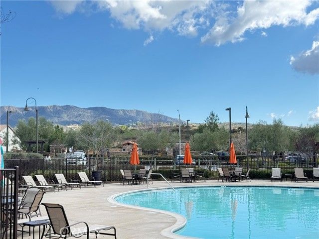 66 Country Club Drive, Calimesa, CA 92320