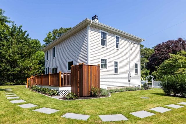 5 Pine Tree Lane, Tisbury, MA 02568
