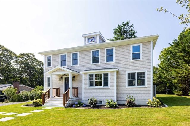 5 Pine Tree Lane, Tisbury, MA 02568