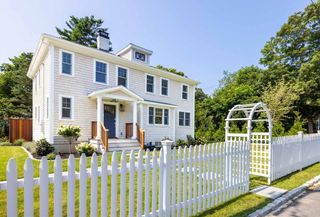 5 Pine Tree Lane, Tisbury, MA 02568
