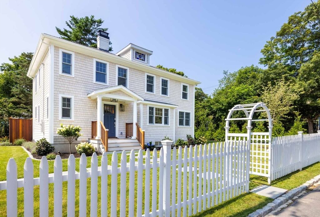 5 Pine Tree Lane, Tisbury, MA 02568