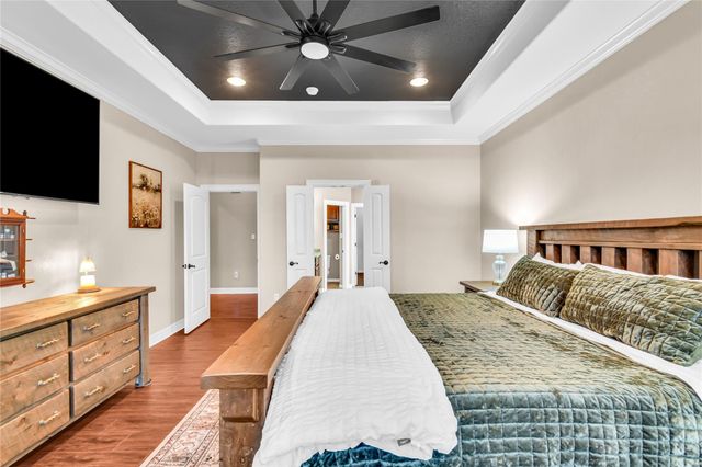 401 Heritage Oaks Drive, Angleton, TX 77515