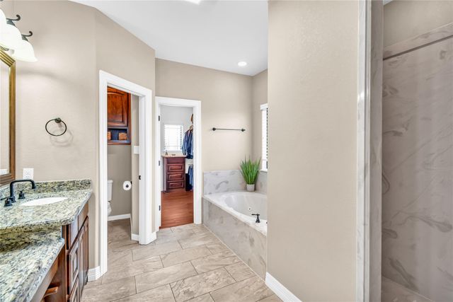 401 Heritage Oaks Drive, Angleton, TX 77515