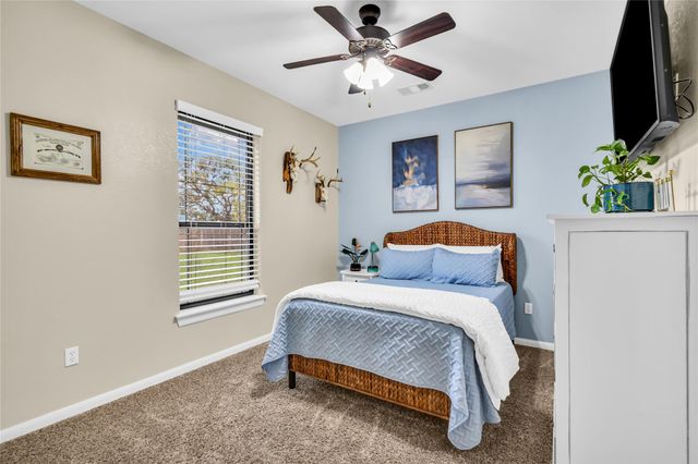 401 Heritage Oaks Drive, Angleton, TX 77515