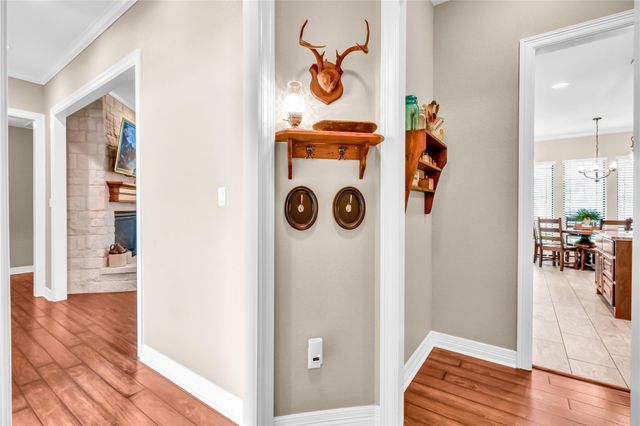 401 Heritage Oaks Drive, Angleton, TX 77515