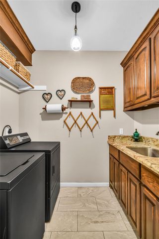 401 Heritage Oaks Drive, Angleton, TX 77515