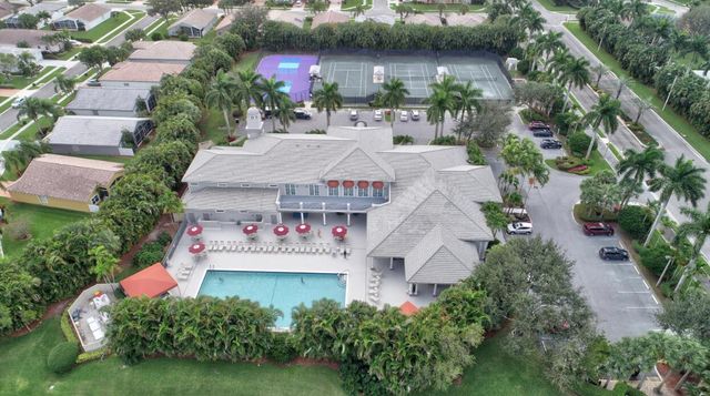 10760 Royal Caribbean Circle, Boynton Beach, FL 33437