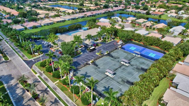 10760 Royal Caribbean Circle, Boynton Beach, FL 33437