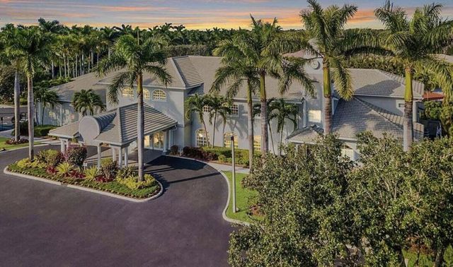 10760 Royal Caribbean Circle, Boynton Beach, FL 33437