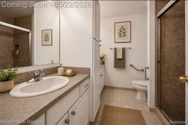 1102 Abigail Court, Walled Lake, MI 48390