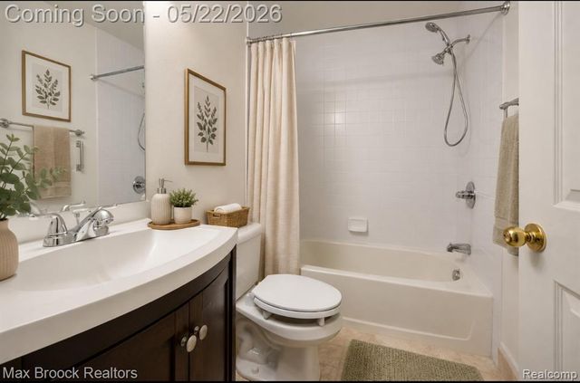 1102 Abigail Court, Walled Lake, MI 48390
