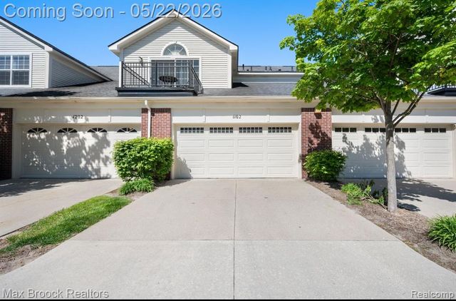 1102 Abigail Court, Walled Lake, MI 48390