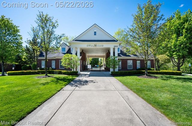 1102 Abigail Court, Walled Lake, MI 48390