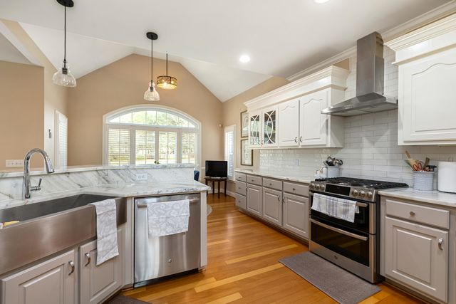 975 Volunteer Court, Sumter, SC 29150