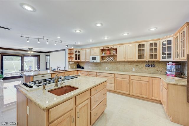 1591 Rocking Horse Drive, Henderson, NV 89002