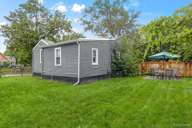 173 W Evelyn Avenue, Hazel Park, MI 48030