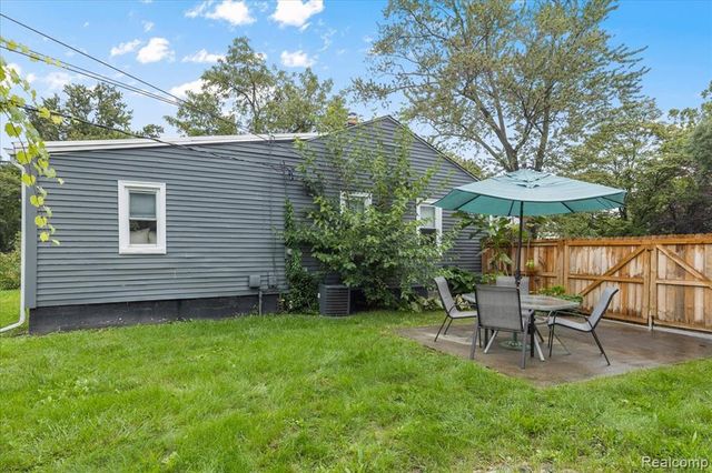173 W Evelyn Avenue, Hazel Park, MI 48030
