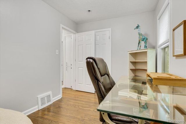 173 W Evelyn Avenue, Hazel Park, MI 48030