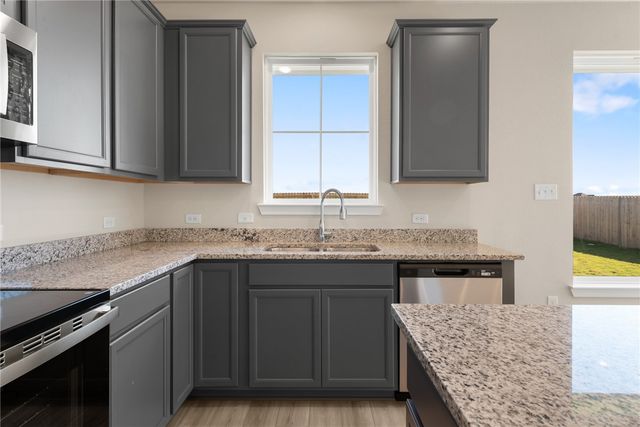 330 Harvest Lake Drive, Snook, TX 77878