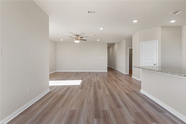 330 Harvest Lake Drive, Snook, TX 77878