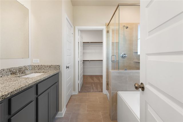 330 Harvest Lake Drive, Snook, TX 77878