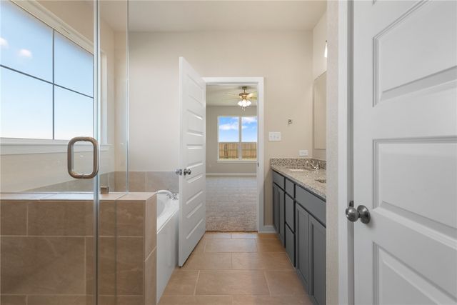 330 Harvest Lake Drive, Snook, TX 77878