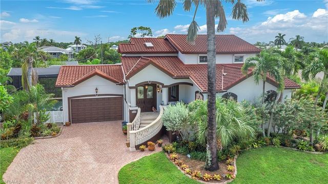 27109 Holly LN, Bonita Springs, FL 34135