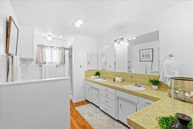 25832 Magnolia Rd, Escalon, CA 95320