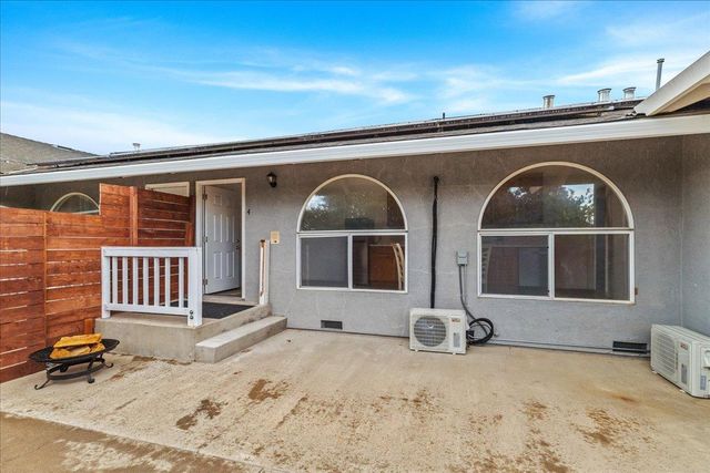 25832 Magnolia Rd, Escalon, CA 95320